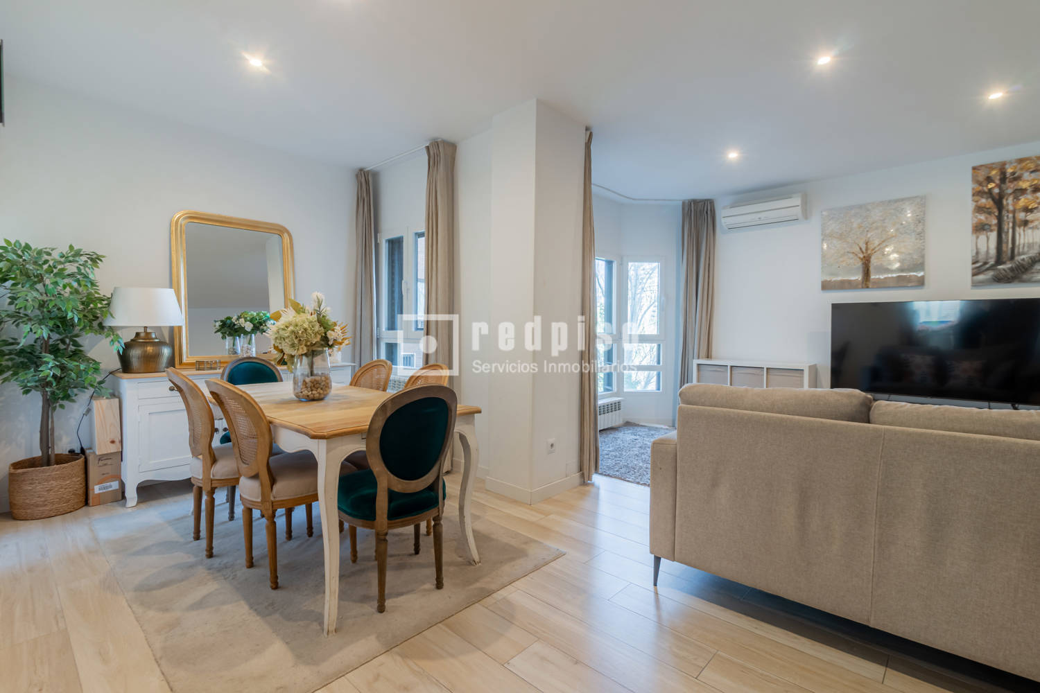 Piso en venta en  calle de Caleruega, Hortaleza, Madrid  1/1