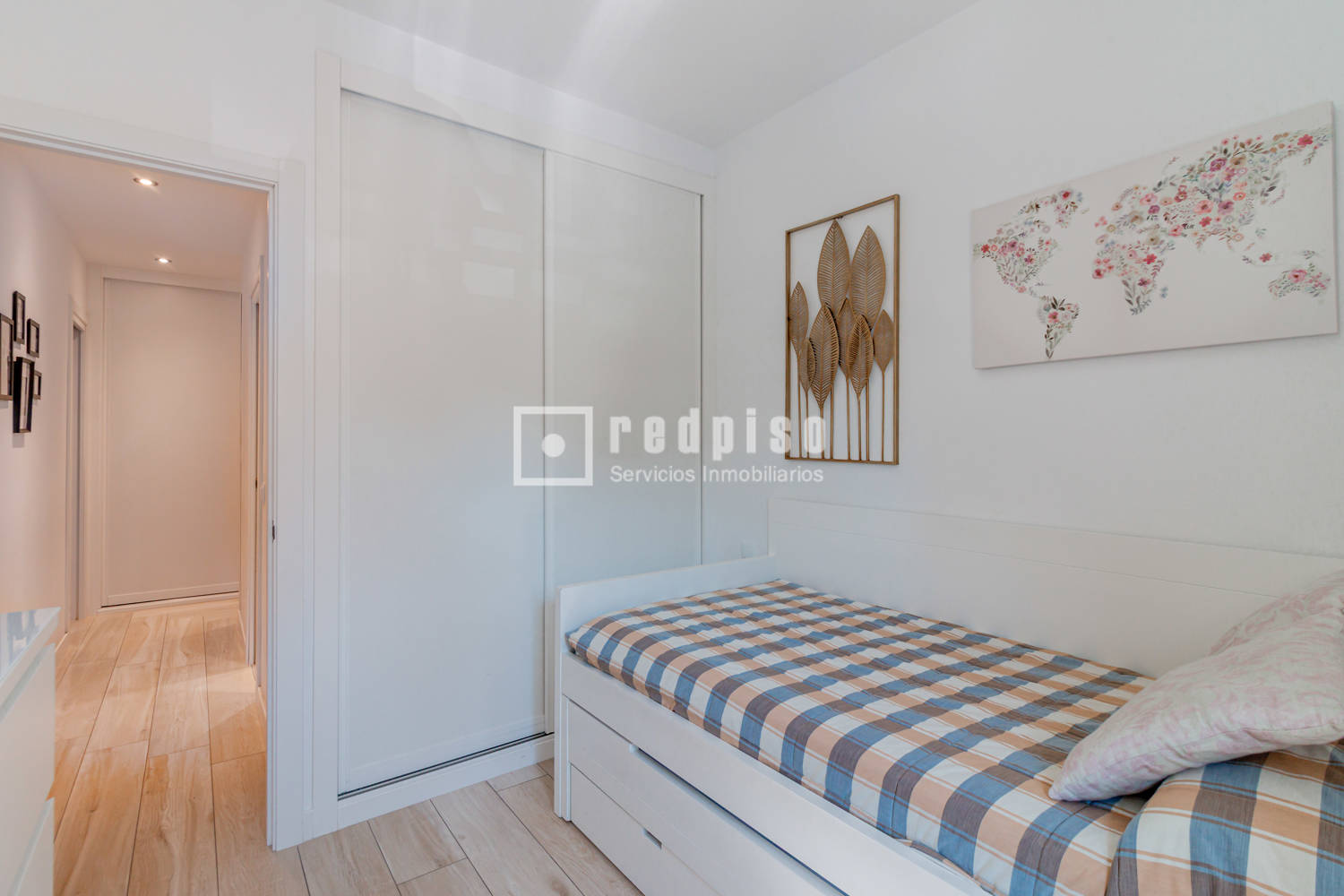 Piso en venta en calle De Caleruega, Hortaleza, Madrid 11/27