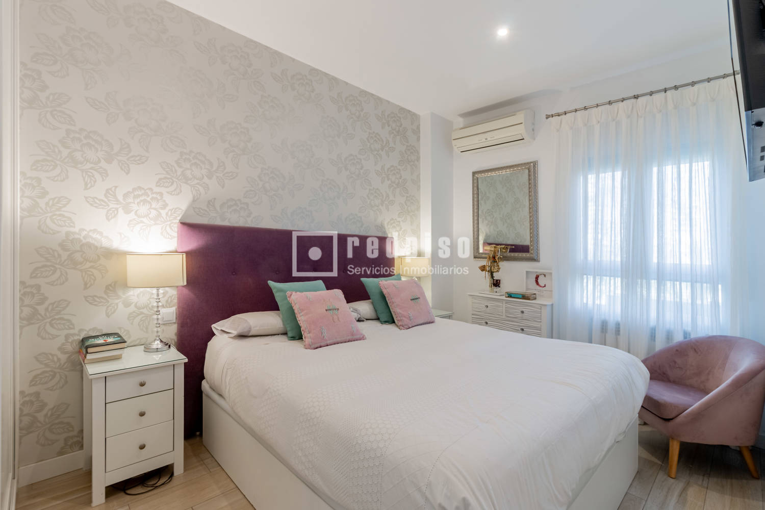 Piso en venta en calle De Caleruega, Hortaleza, Madrid 7/27