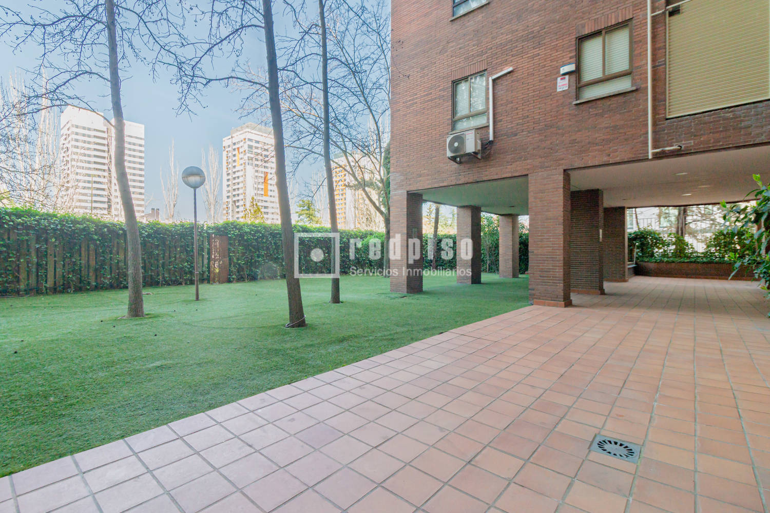 Piso en venta en calle De Caleruega, Hortaleza, Madrid 16/27