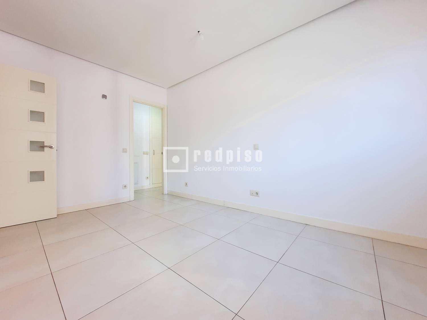 Piso en alquiler en calle De Ana De Austria, Madrid, Madrid 13/30