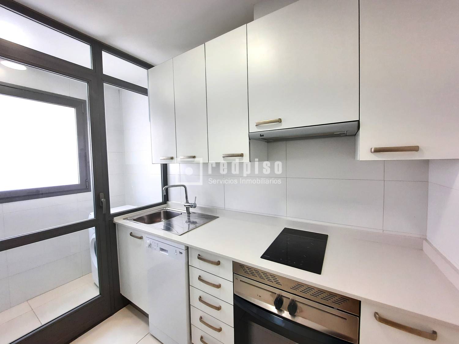 Piso en alquiler en calle De Ana De Austria, Madrid, Madrid 7/30