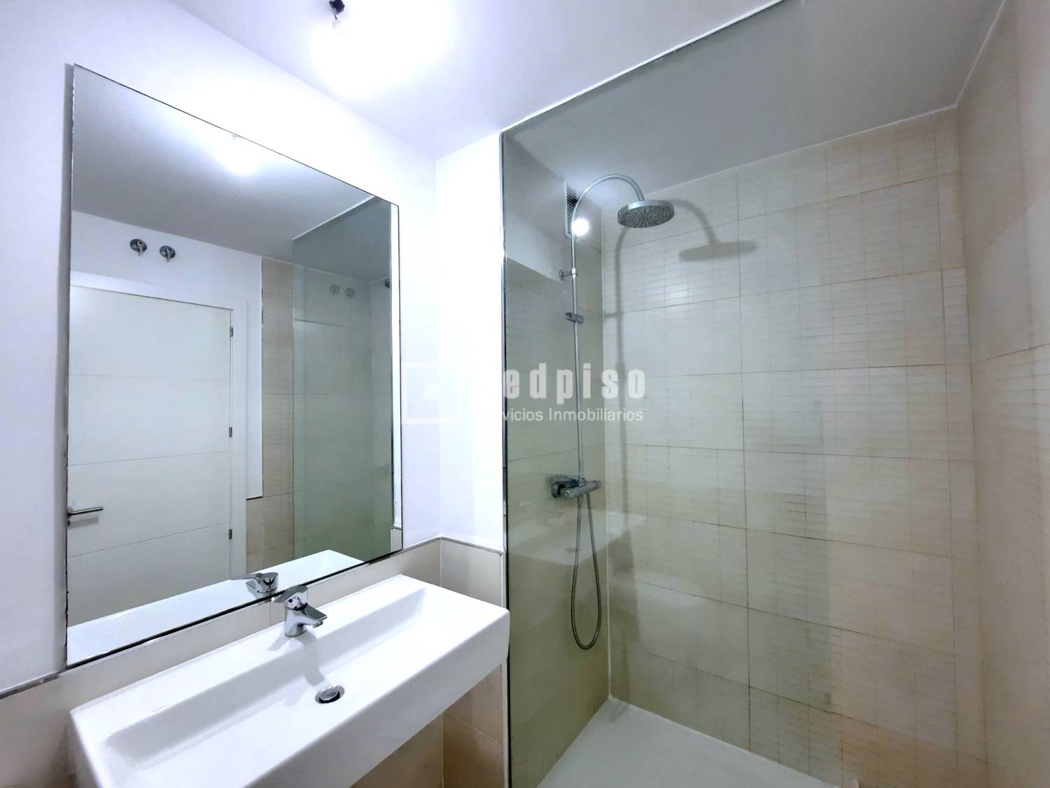 Piso en alquiler en calle De Ana De Austria, Madrid, Madrid 22/30