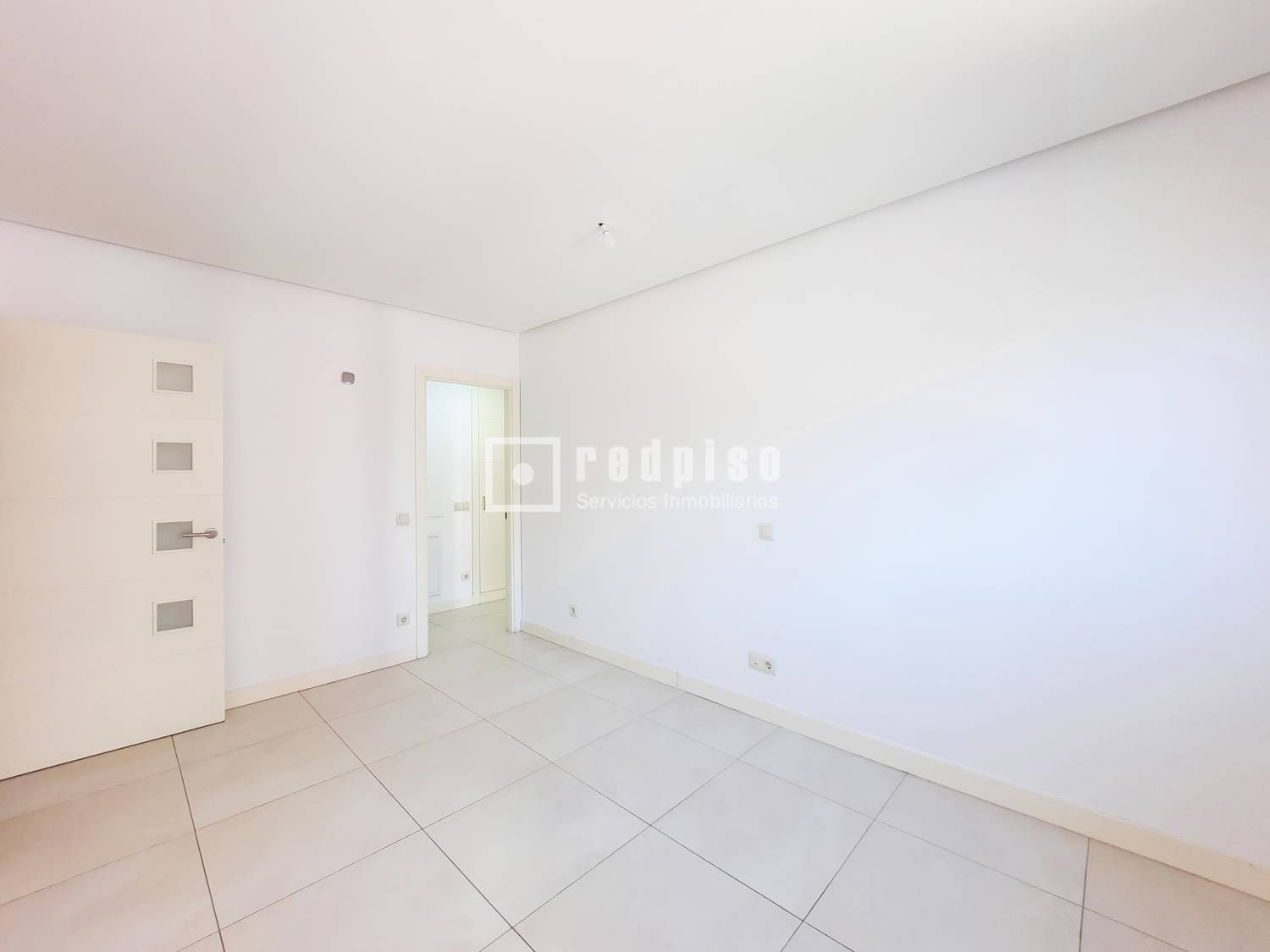 Piso en alquiler en calle De Ana De Austria, Madrid, Madrid 11/30