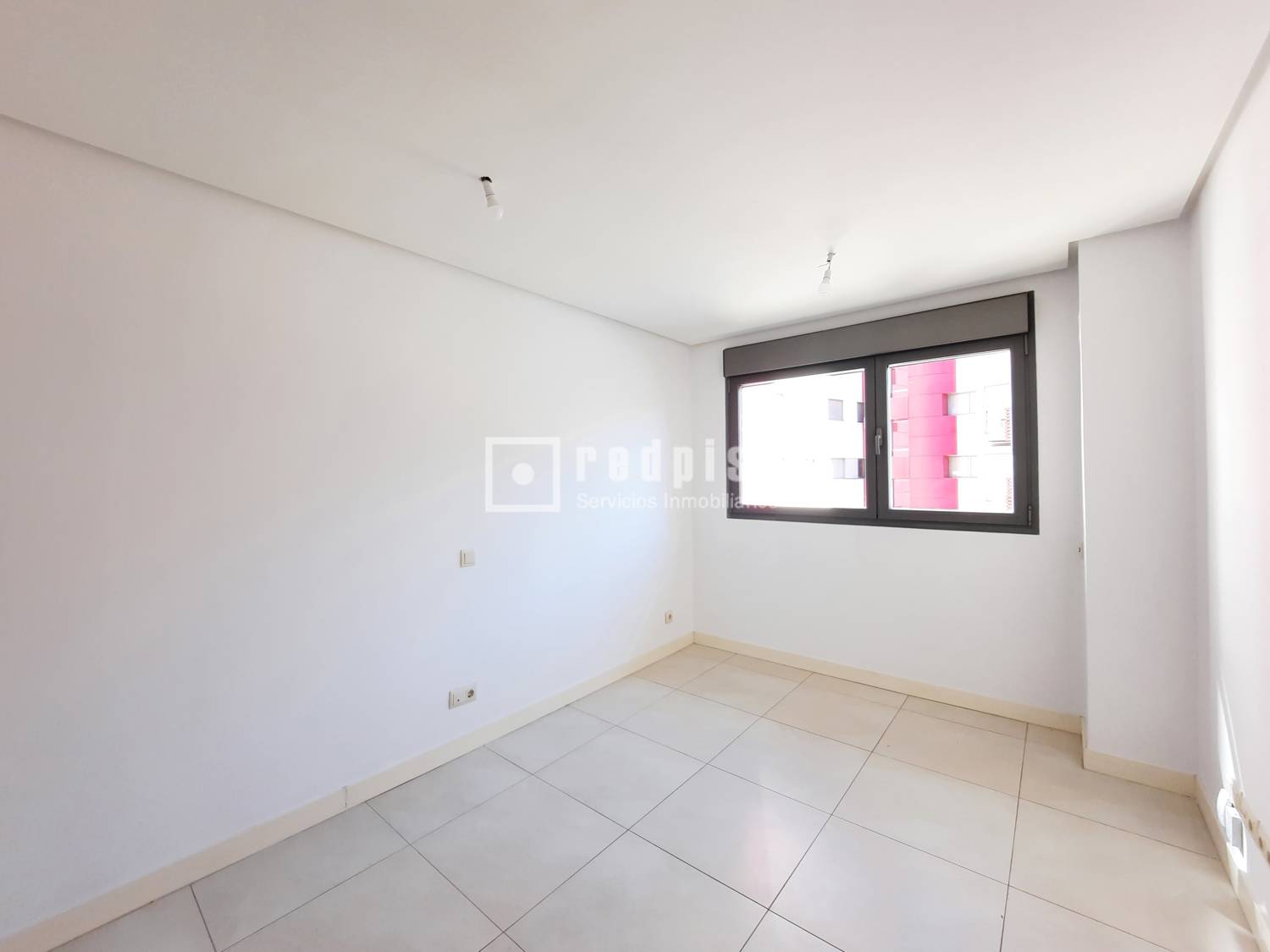 Piso en alquiler en calle De Ana De Austria, Madrid, Madrid 12/30