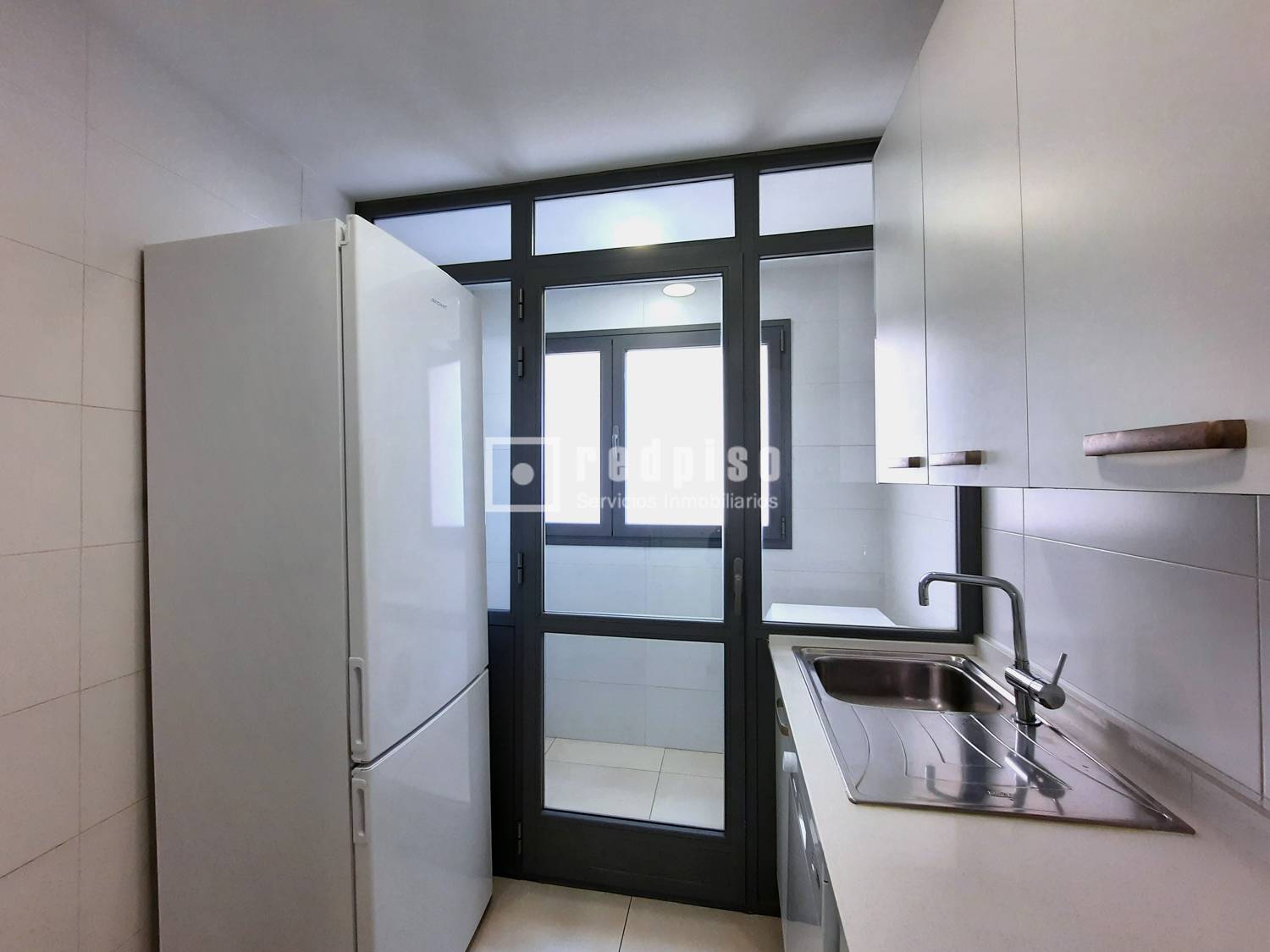 Piso en alquiler en calle De Ana De Austria, Madrid, Madrid 6/30