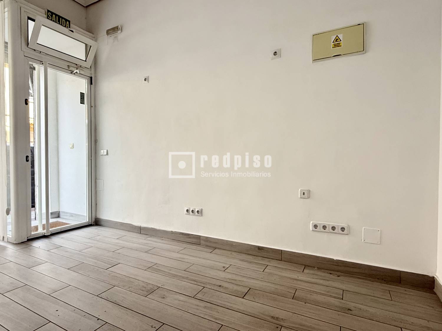 Local en venta en calle Del Discóbolo, Madrid, Madrid 4/15