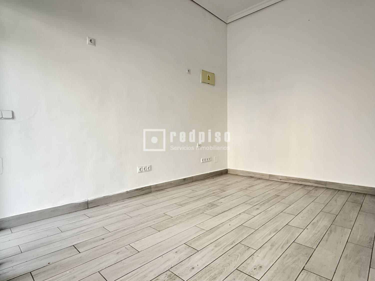 Local en venta en calle Del Discóbolo, Madrid, Madrid 5/15