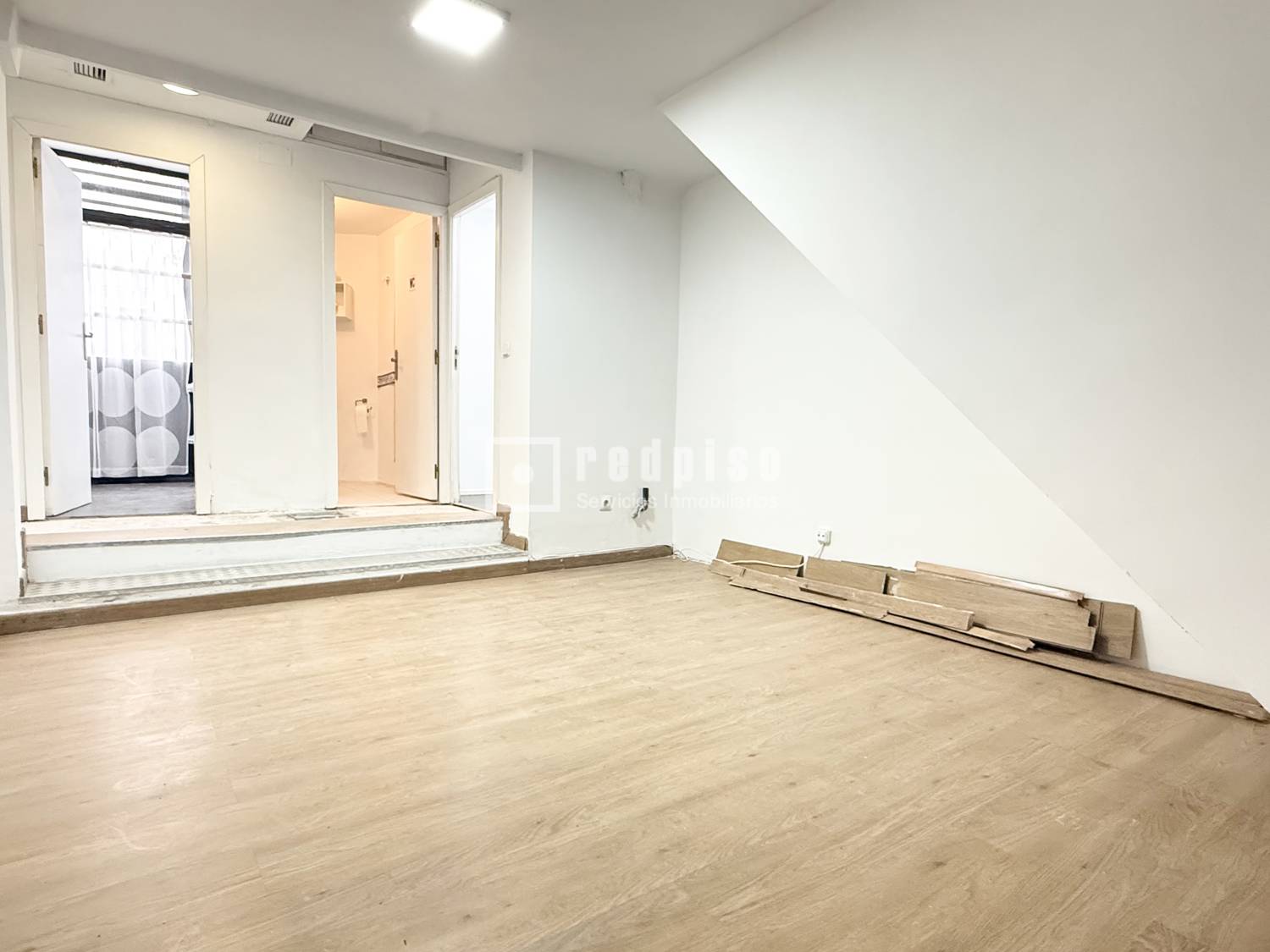 Local en venta en calle Del Discóbolo, Madrid, Madrid 8/15