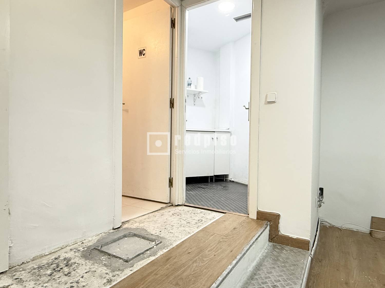 Local en venta en calle Del Discóbolo, Madrid, Madrid 10/15