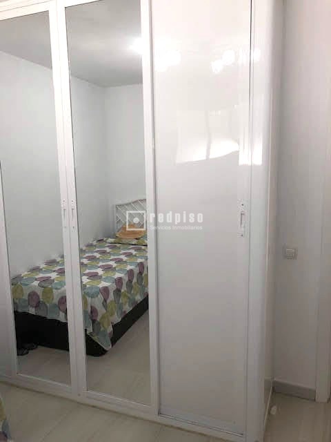 Piso en venta en calle Decano Pedro Navarrete, Torremolinos, Málaga 9/12