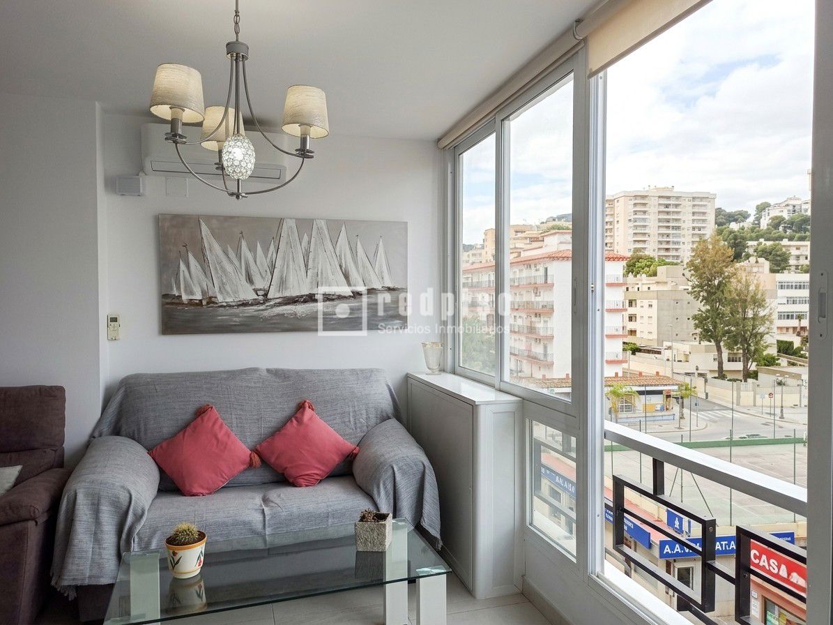 Piso en venta en calle Decano Pedro Navarrete, Torremolinos, Málaga 5/12