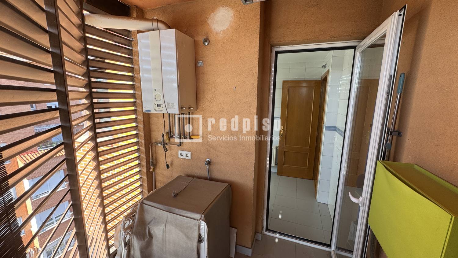 Piso en venta en calle De Suecia, San Blas-canillejas, Madrid 13/35