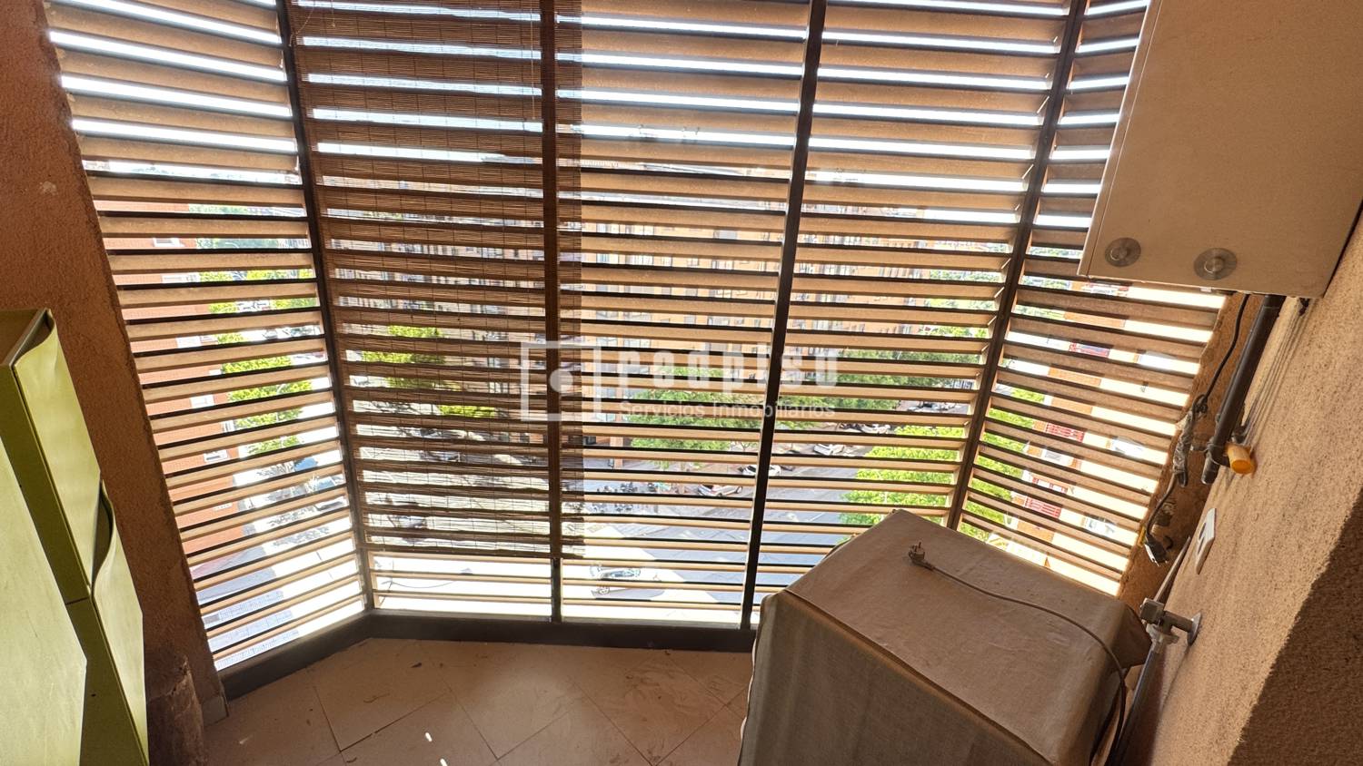 Piso en venta en calle De Suecia, San Blas-canillejas, Madrid 12/35