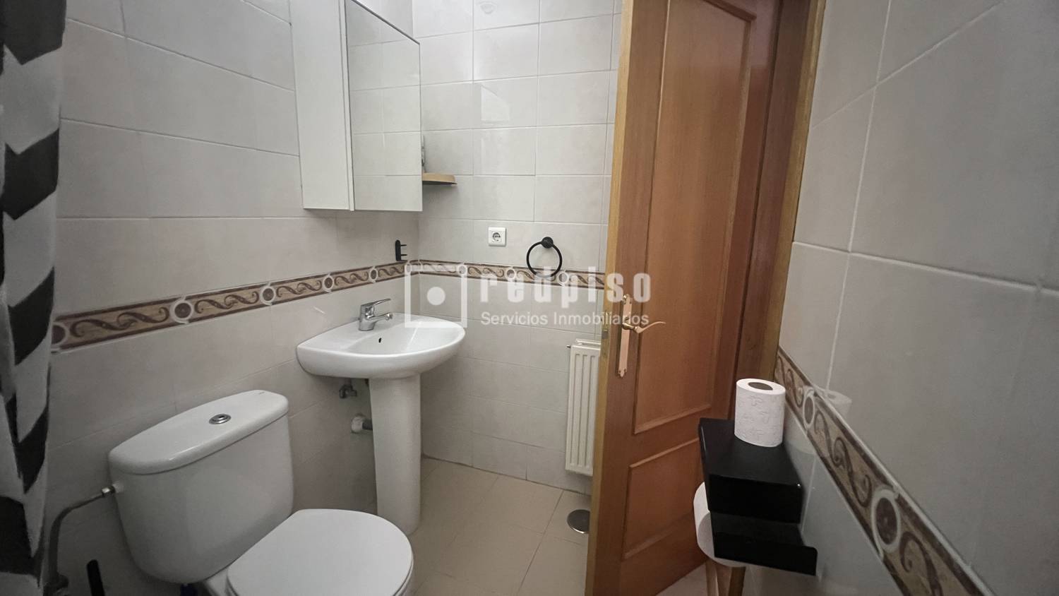 Piso en venta en calle De Suecia, San Blas-canillejas, Madrid 20/35