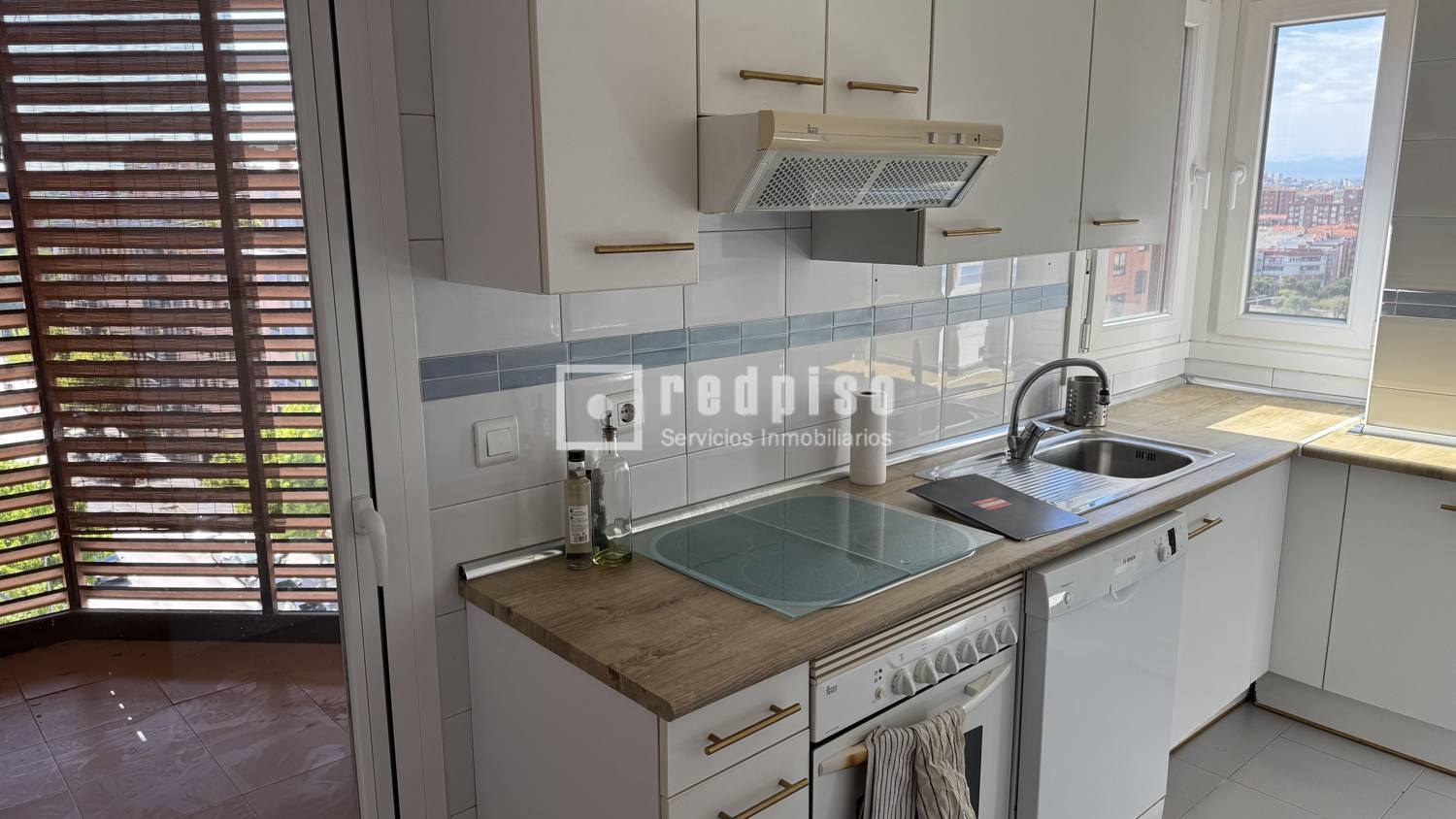 Piso en venta en calle De Suecia, San Blas-canillejas, Madrid 9/35
