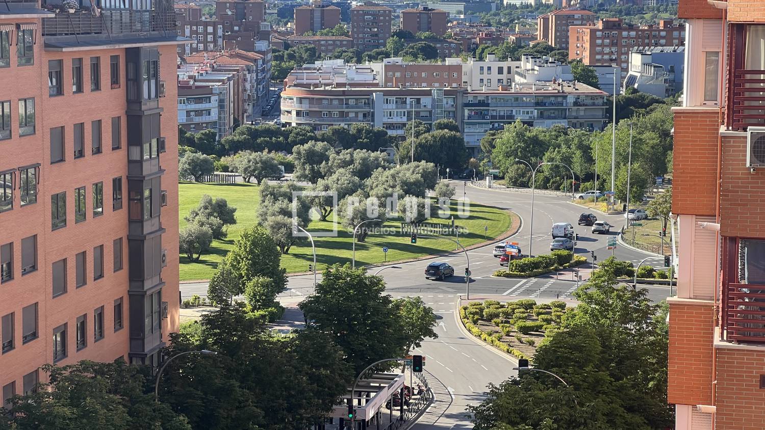 Piso en venta en calle De Suecia, San Blas-canillejas, Madrid 32/35