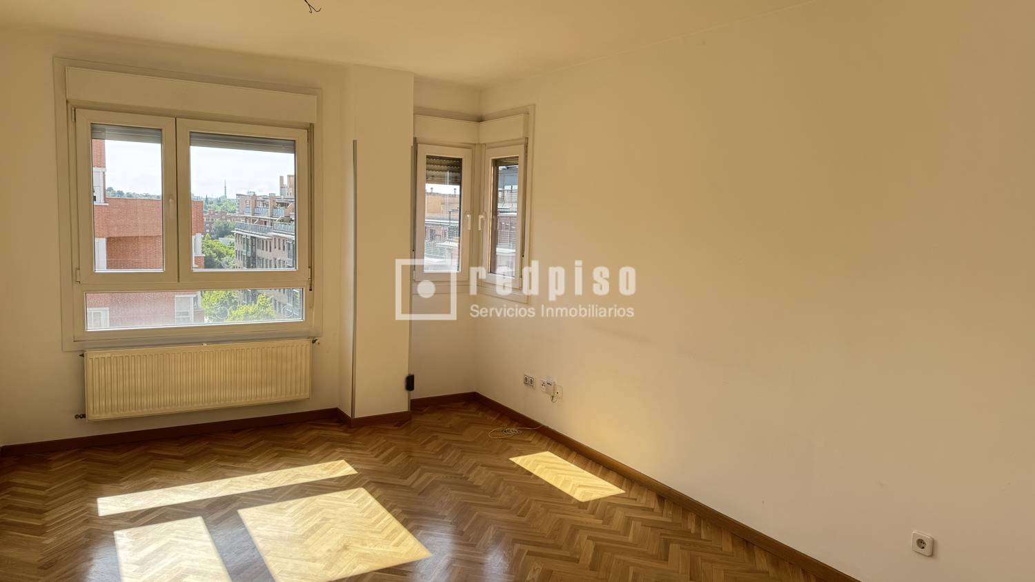 Piso en venta en calle De Suecia, San Blas-canillejas, Madrid 3/35