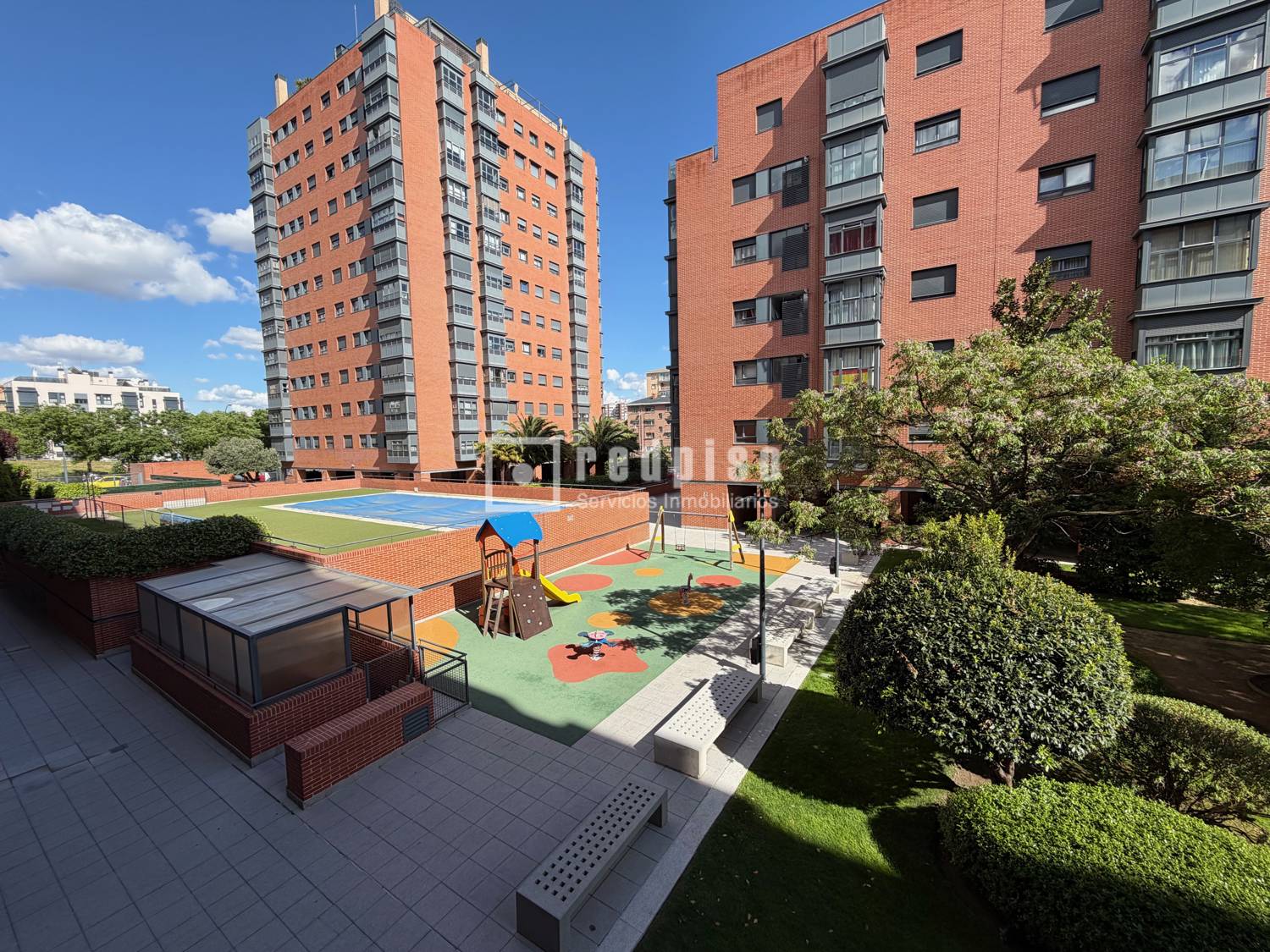 Piso en venta en calle De Los Llanos De Escudero, San Blas-canillejas, Madrid 49/55