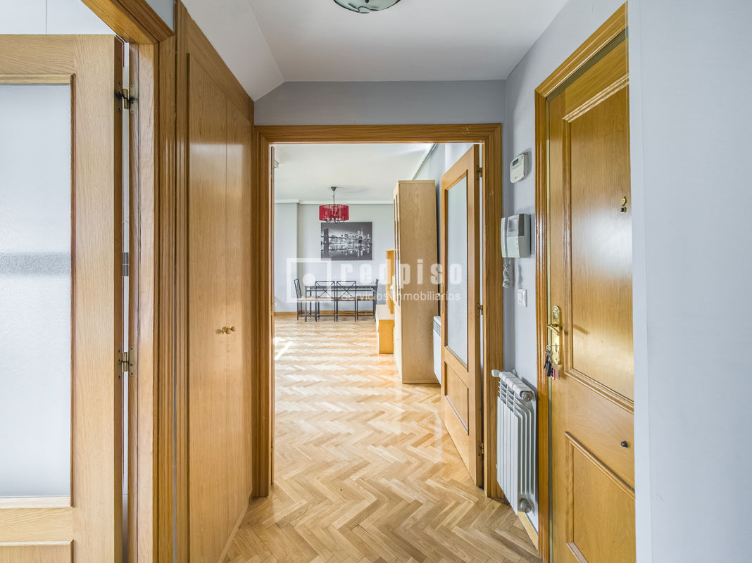 Piso en venta en calle De La Fuente Cisneros, Móstoles, Madrid 4/19