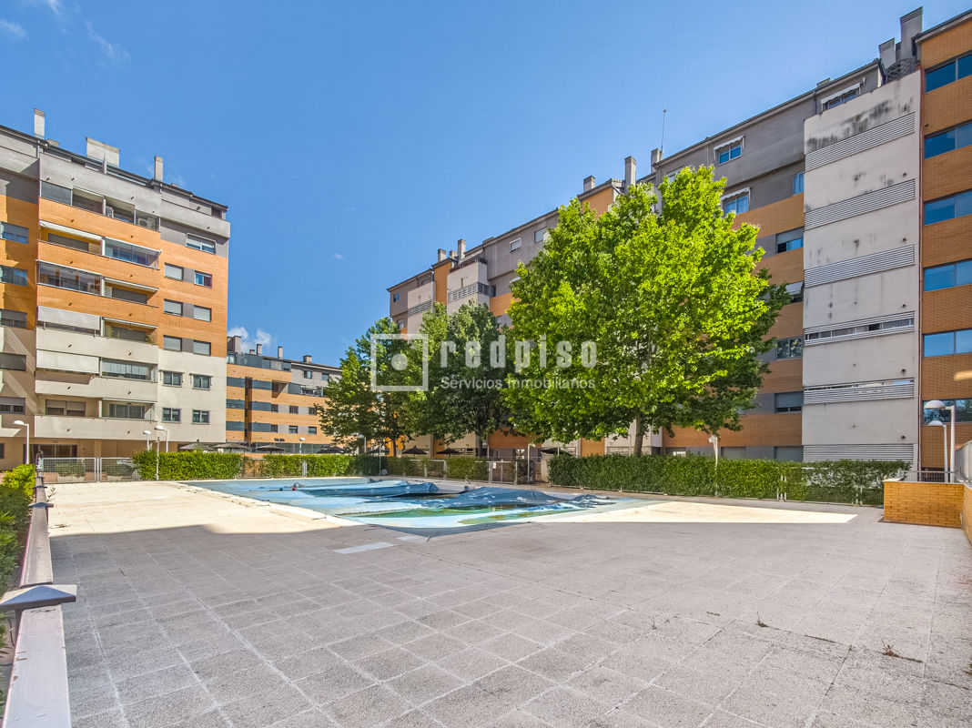 Piso en venta en  calle de la Fuente Cisneros, Móstoles, Madrid  1/1
