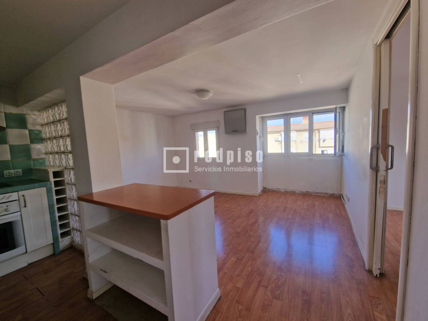Piso en venta en  calle del Castillo de Oropesa, San Blas-Canillejas, Madrid  1/1