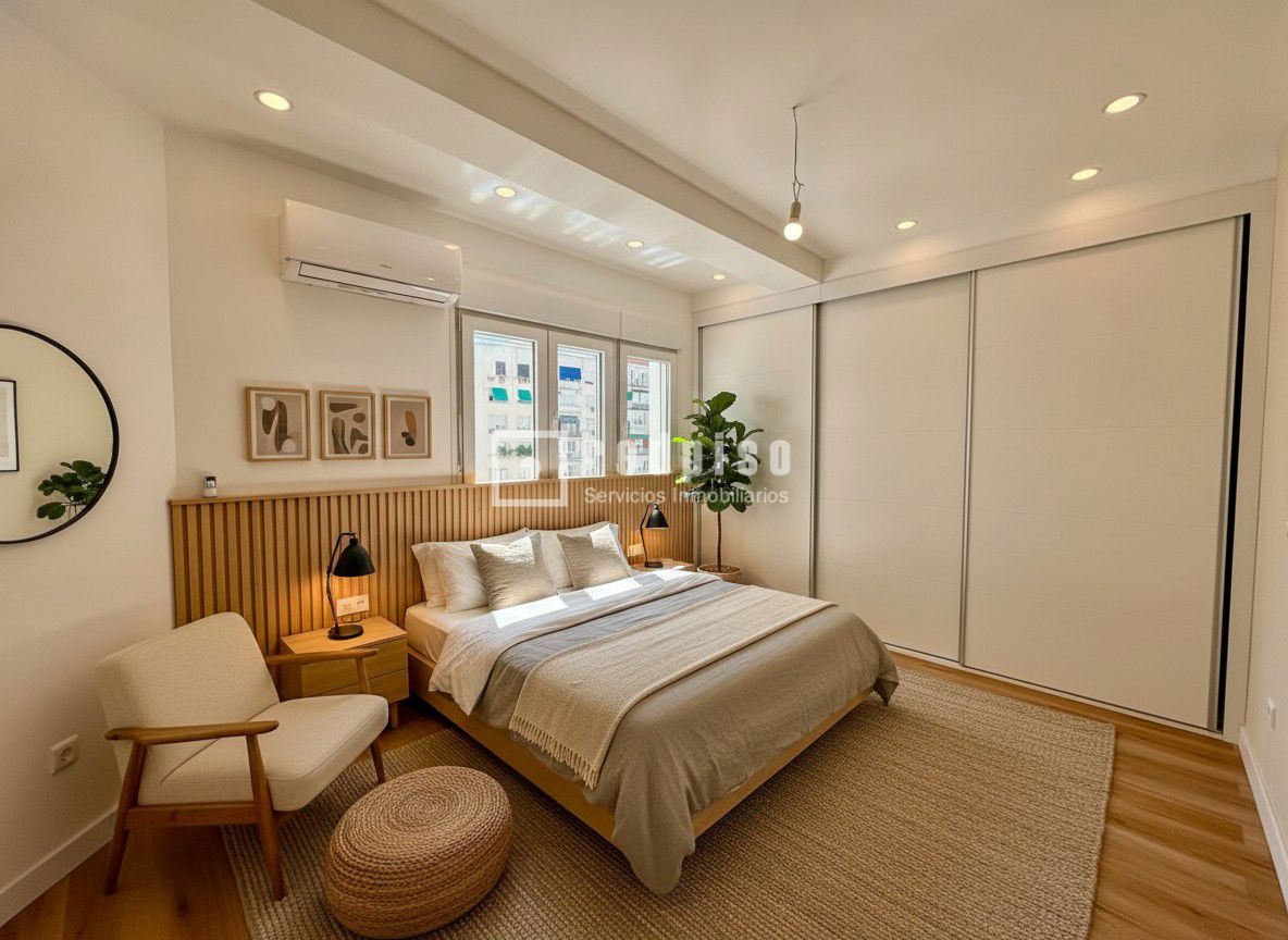 Piso en venta en calle Del Aviador Zorita, Tetuán, Madrid 33/33