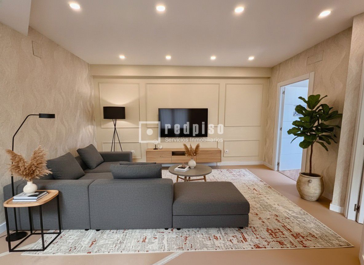 Piso en venta en  calle del Aviador Zorita, Tetuán, Madrid  1/1