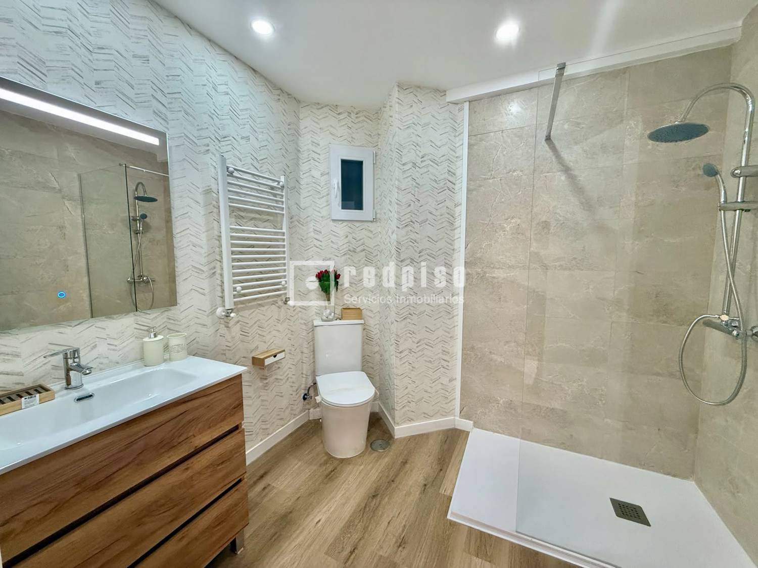 Piso en venta en calle Del Aviador Zorita, Tetuán, Madrid 27/33