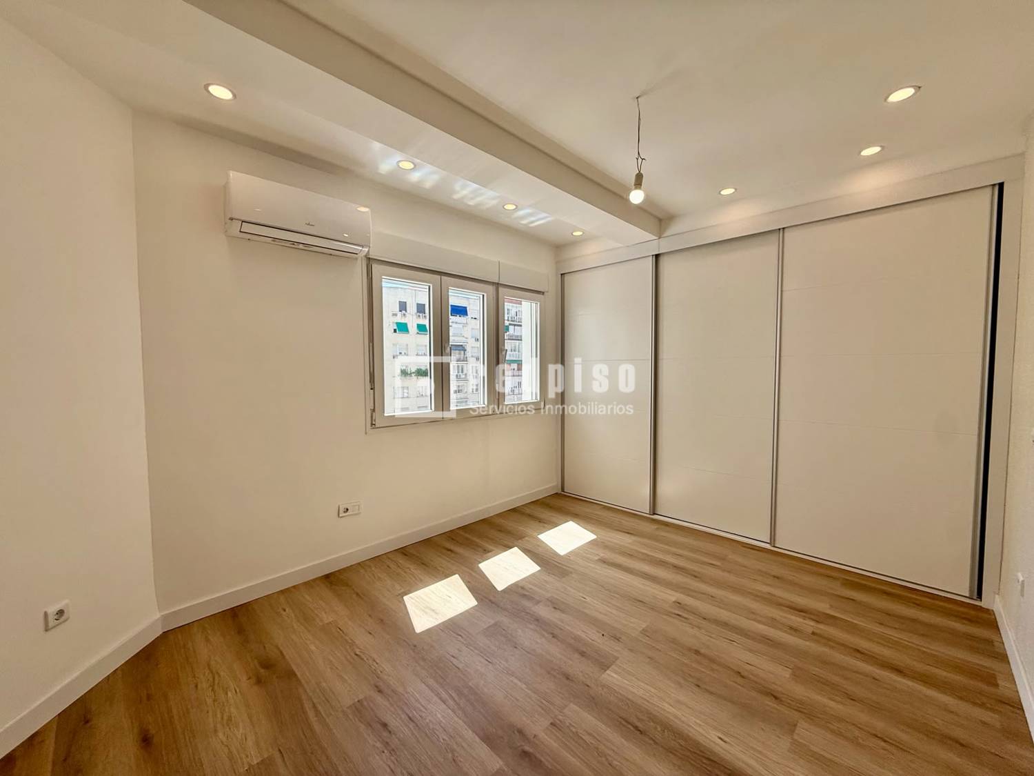 Piso en venta en calle Del Aviador Zorita, Tetuán, Madrid 19/33