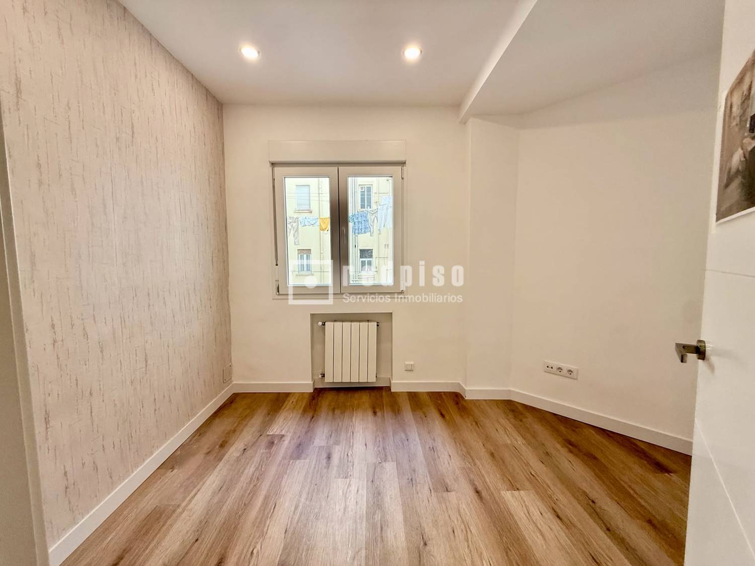 Piso en venta en calle Del Aviador Zorita, Tetuán, Madrid 12/33