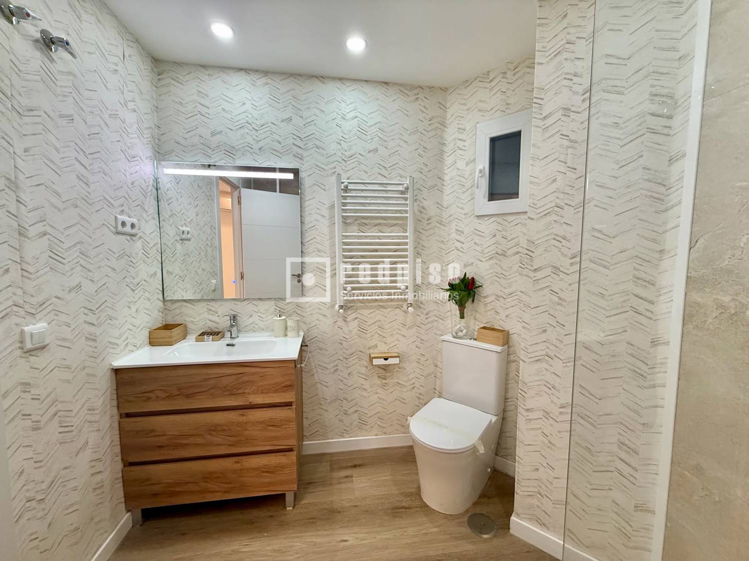 Piso en venta en calle Del Aviador Zorita, Tetuán, Madrid 25/33