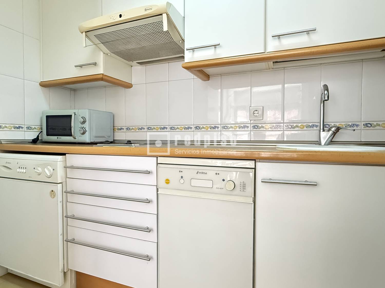 Piso en venta en calle De Julián Camarillo, San Blas-canillejas, Madrid 9/28
