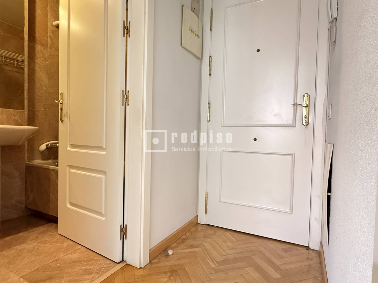 Piso en venta en calle De Julián Camarillo, San Blas-canillejas, Madrid 20/28