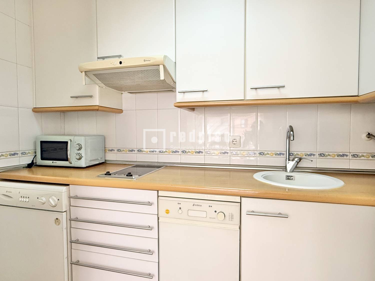 Piso en venta en calle De Julián Camarillo, San Blas-canillejas, Madrid 10/28