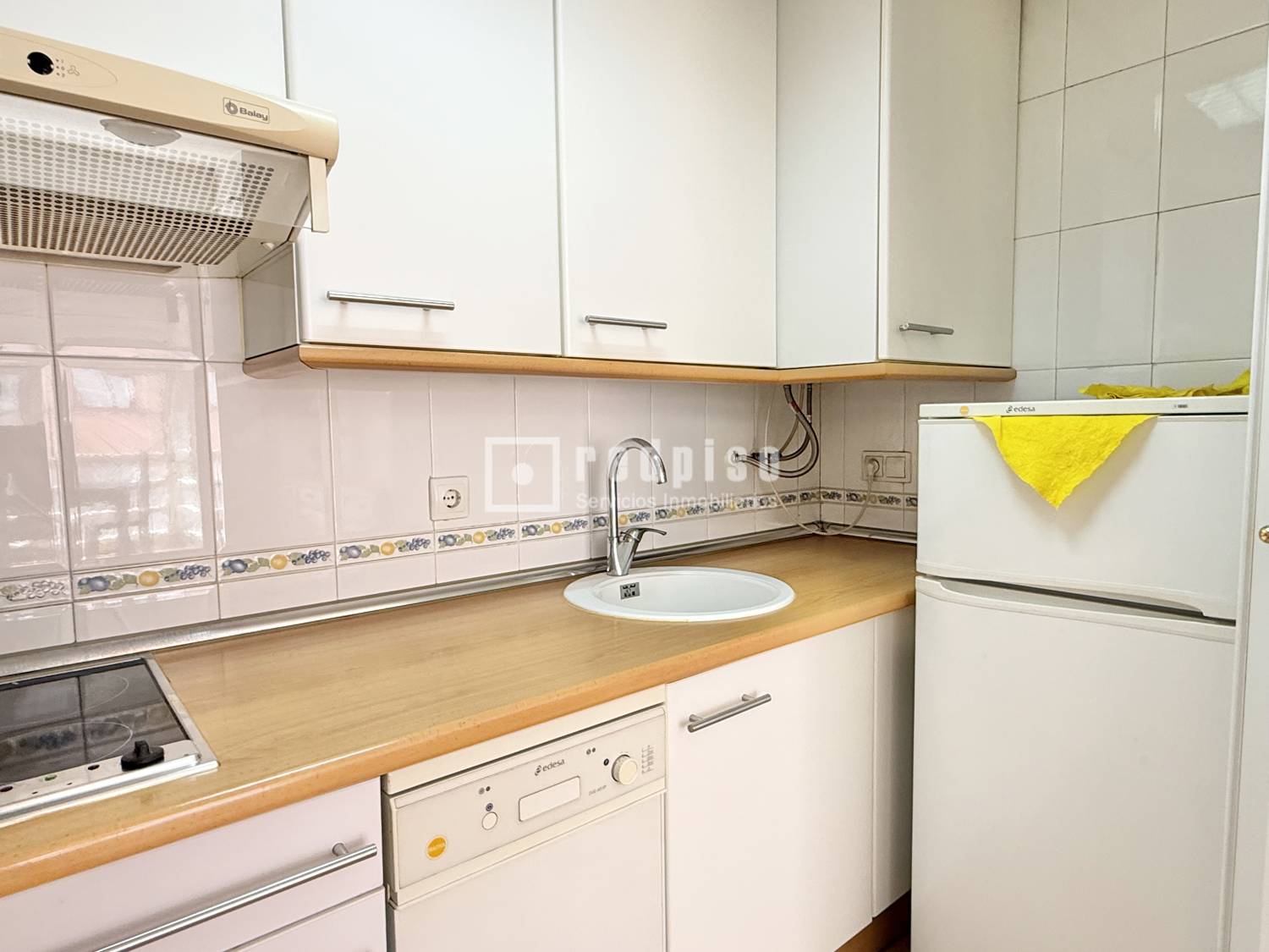 Piso en venta en calle De Julián Camarillo, San Blas-canillejas, Madrid 11/28