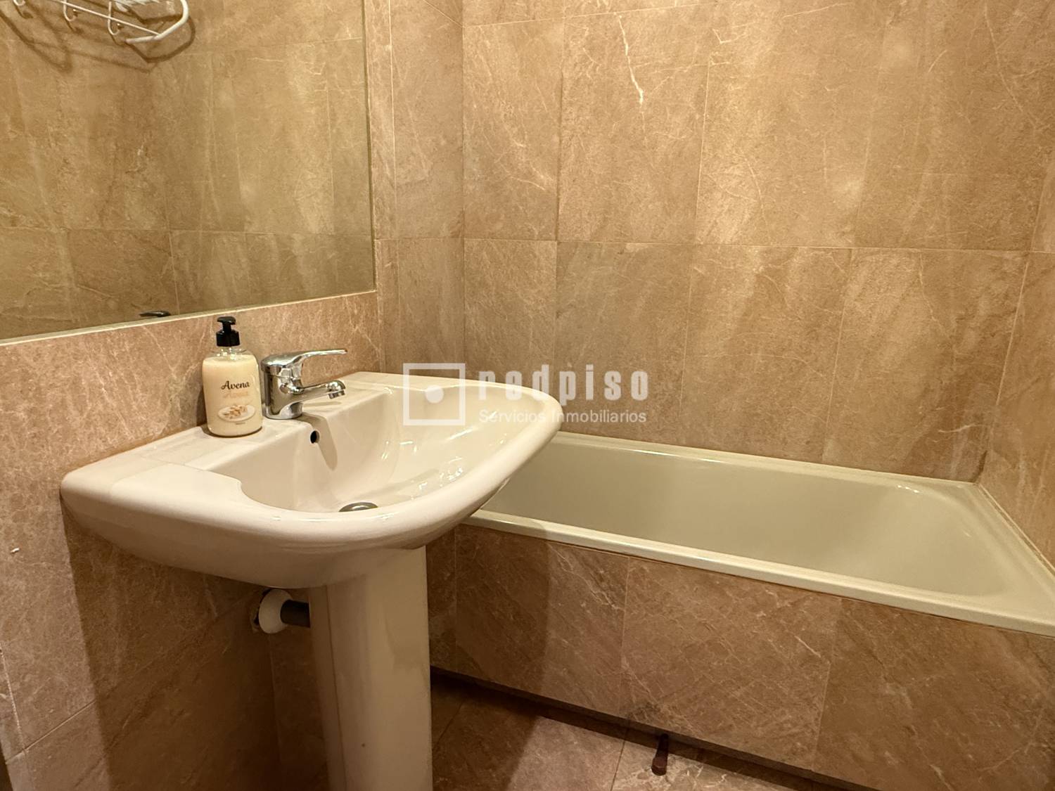 Piso en venta en calle De Julián Camarillo, San Blas-canillejas, Madrid 16/28