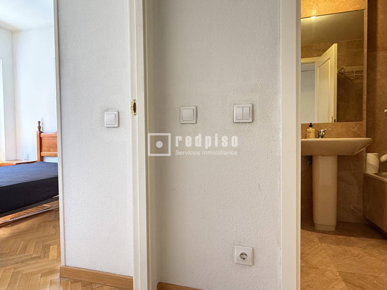 Piso en venta en calle De Julián Camarillo, San Blas-canillejas, Madrid 19/28