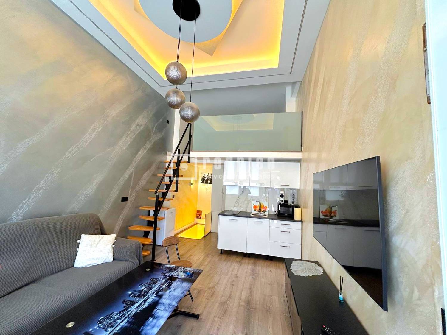 Piso en venta en  calle de la Inmaculada Concepción, Usera, Madrid  1/1
