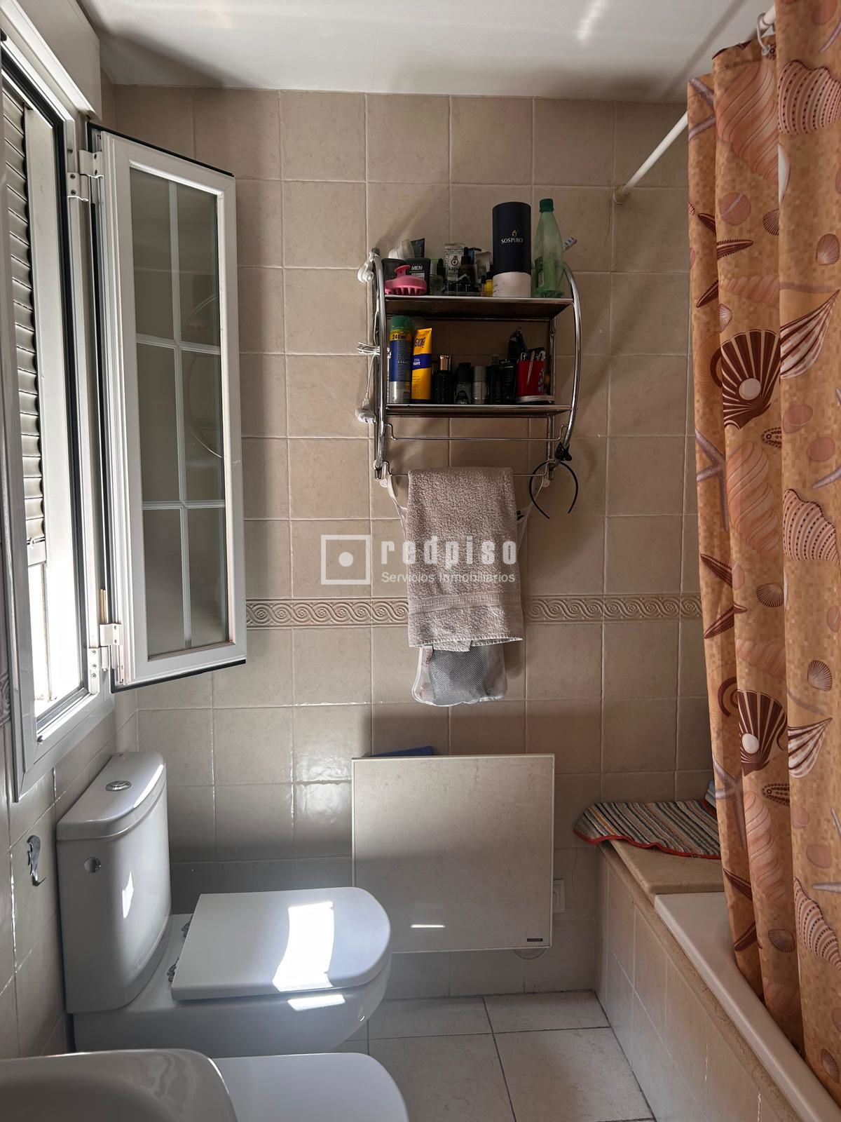 Piso en venta en  calle de los Membrillos, El Molar, Madrid  12/20
