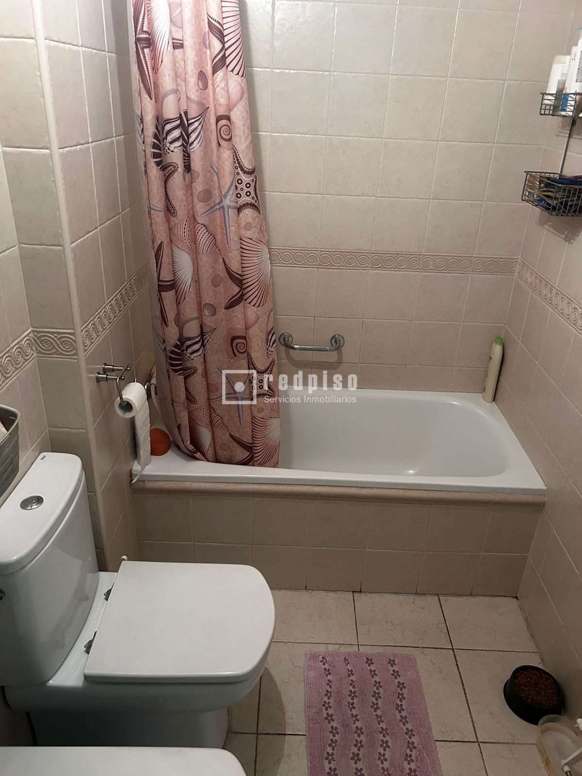 Piso en venta en  calle de los Membrillos, El Molar, Madrid  18/20