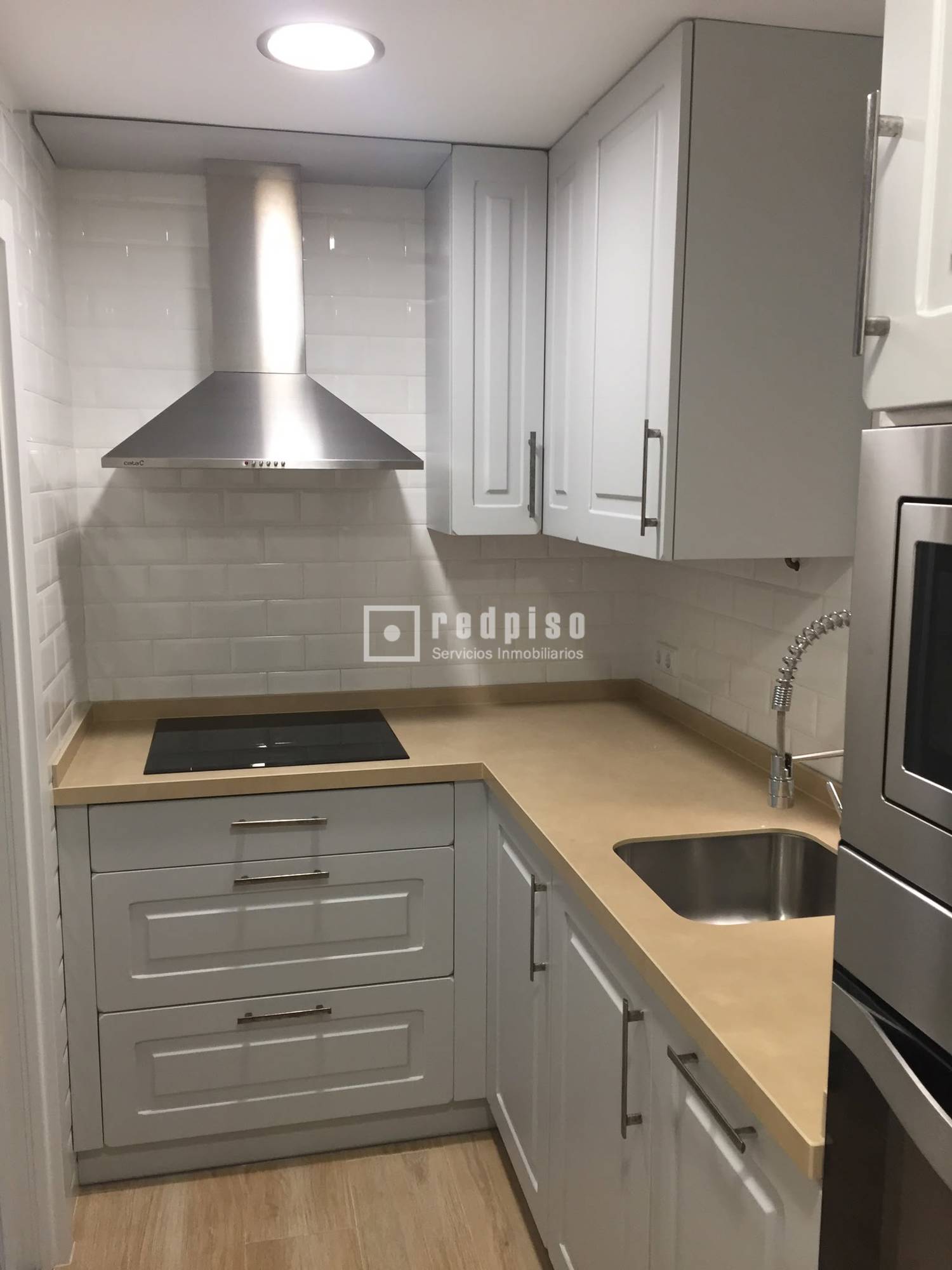 Piso en venta en calle De Daganzo, Madrid, Madrid 9/22
