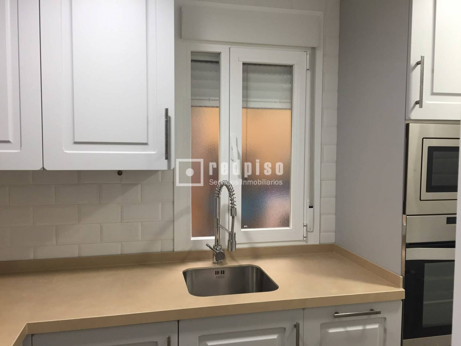 Piso en venta en calle De Daganzo, Madrid, Madrid 11/22