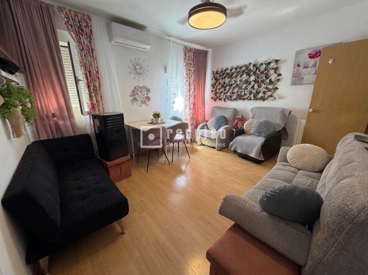 Piso en venta en calle De Valle De Oro, Carabanchel, Madrid 2/10