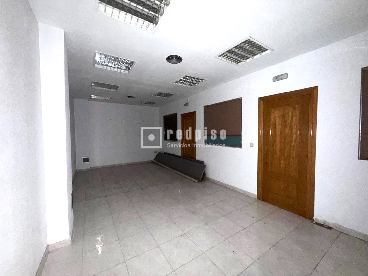 Local en venta en avenida De Las Provincias, Fuenlabrada, Madrid 9/19
