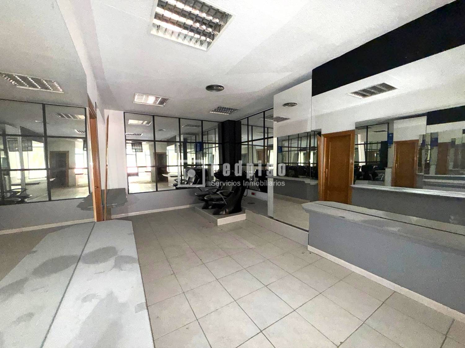 Local en venta en avenida De Las Provincias, Fuenlabrada, Madrid 6/19