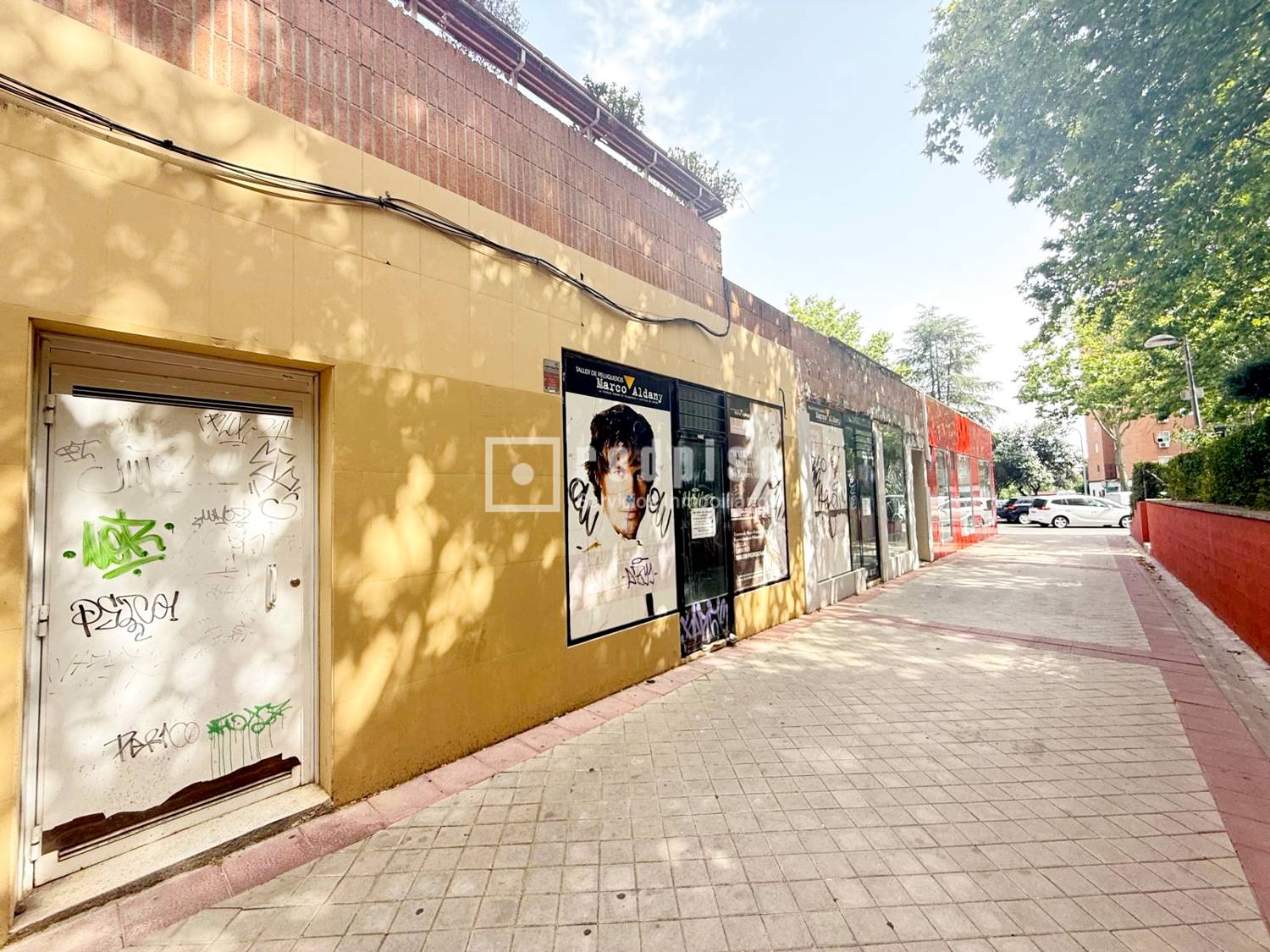 Local en venta en avenida De Las Provincias, Fuenlabrada, Madrid 2/19