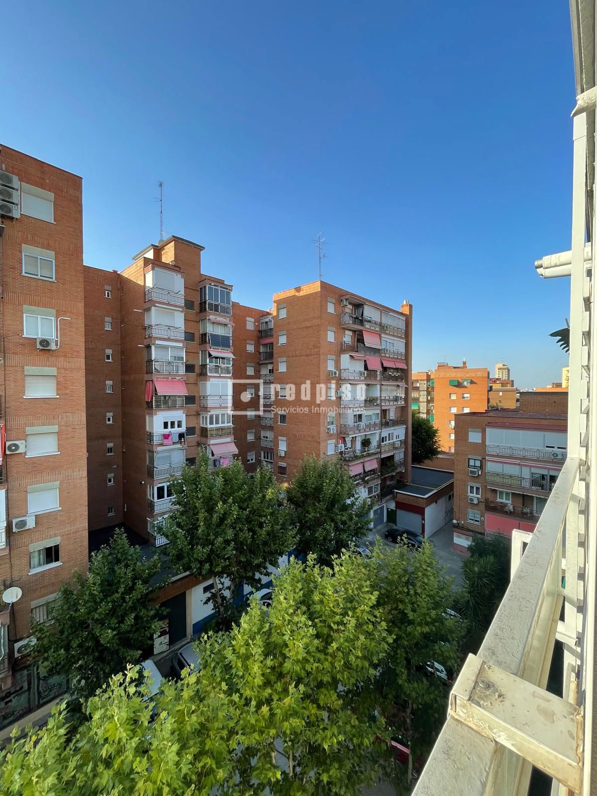 Piso en venta en  calle de Ocaña, Madrid  1/1