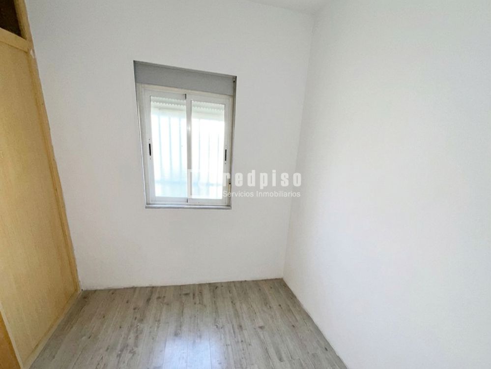 Casa en venta en calle De Uceda, Puente De Vallecas, Madrid 3/6