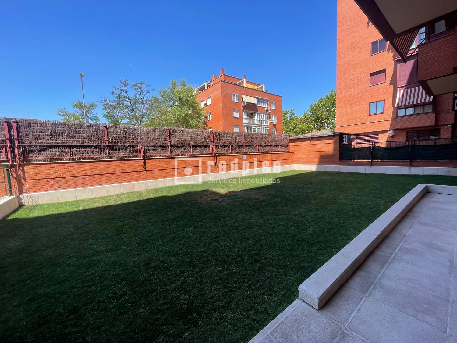 Piso en venta en calle Del Alerce, Madrid, Madrid 2/19